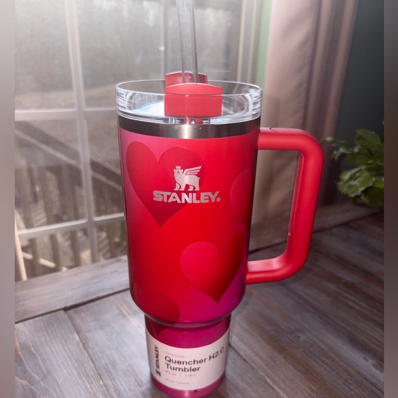 Target Stanley 40oz Tumbler Valentine's Day Rouge Heart Gradient Red NEW Cup - Picture 12 of 12